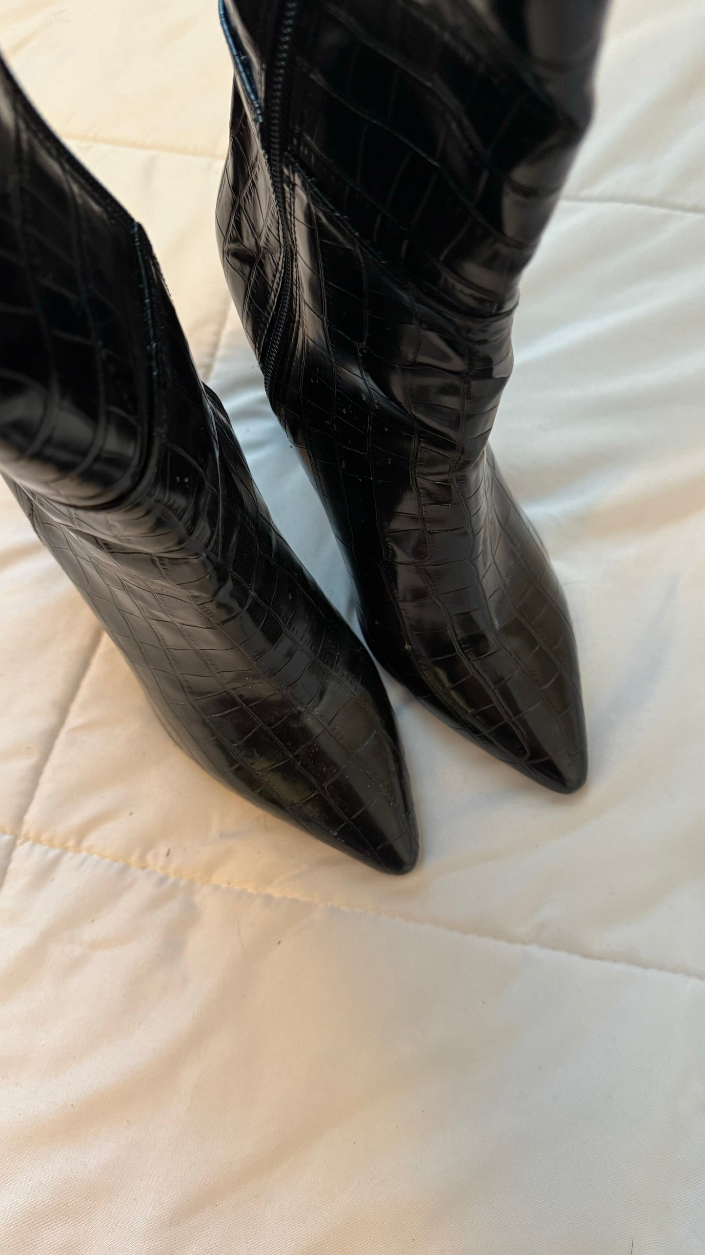 Pointy boots-size 6